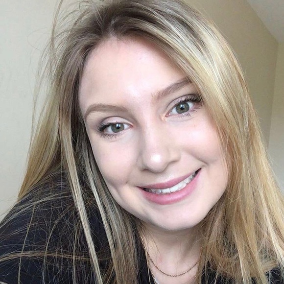 Meet your Posher, Rayanne - Picture 1 of 1